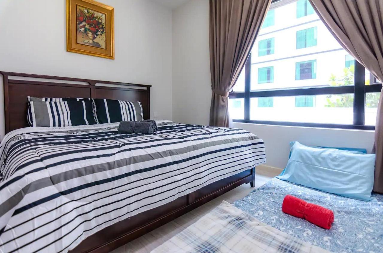 A Cozy & Comfy Suasana Suites In Johor Bahru Esterno foto